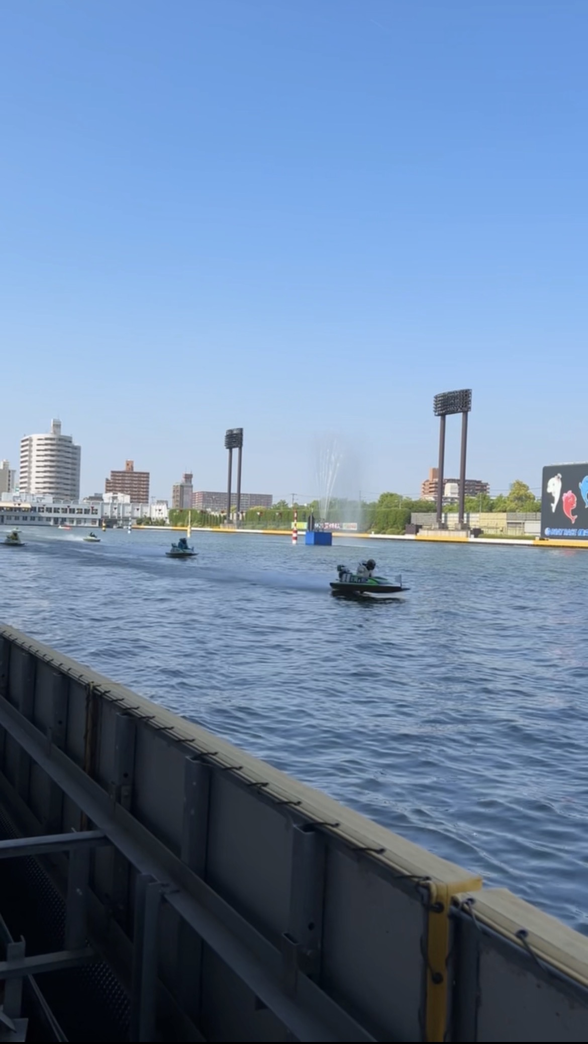 水面を走る艇