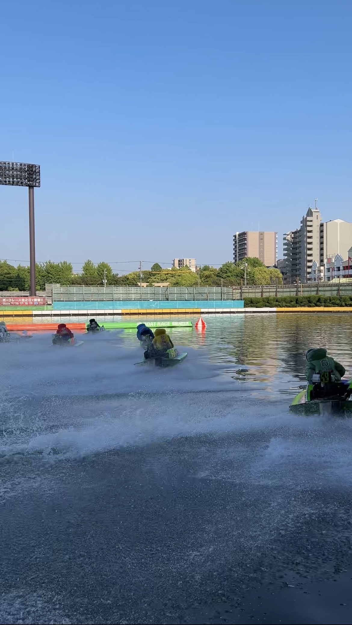 ターン直後の水しぶき